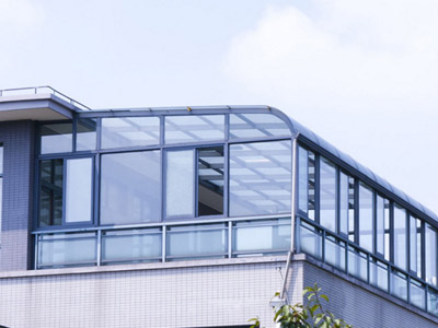 玻璃貼膜的好處可以總結為以下幾個方面：